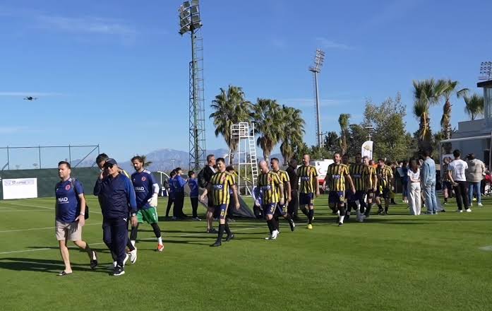 Efsaneler Kupası Futbol Turnuvası Serik’te başladı