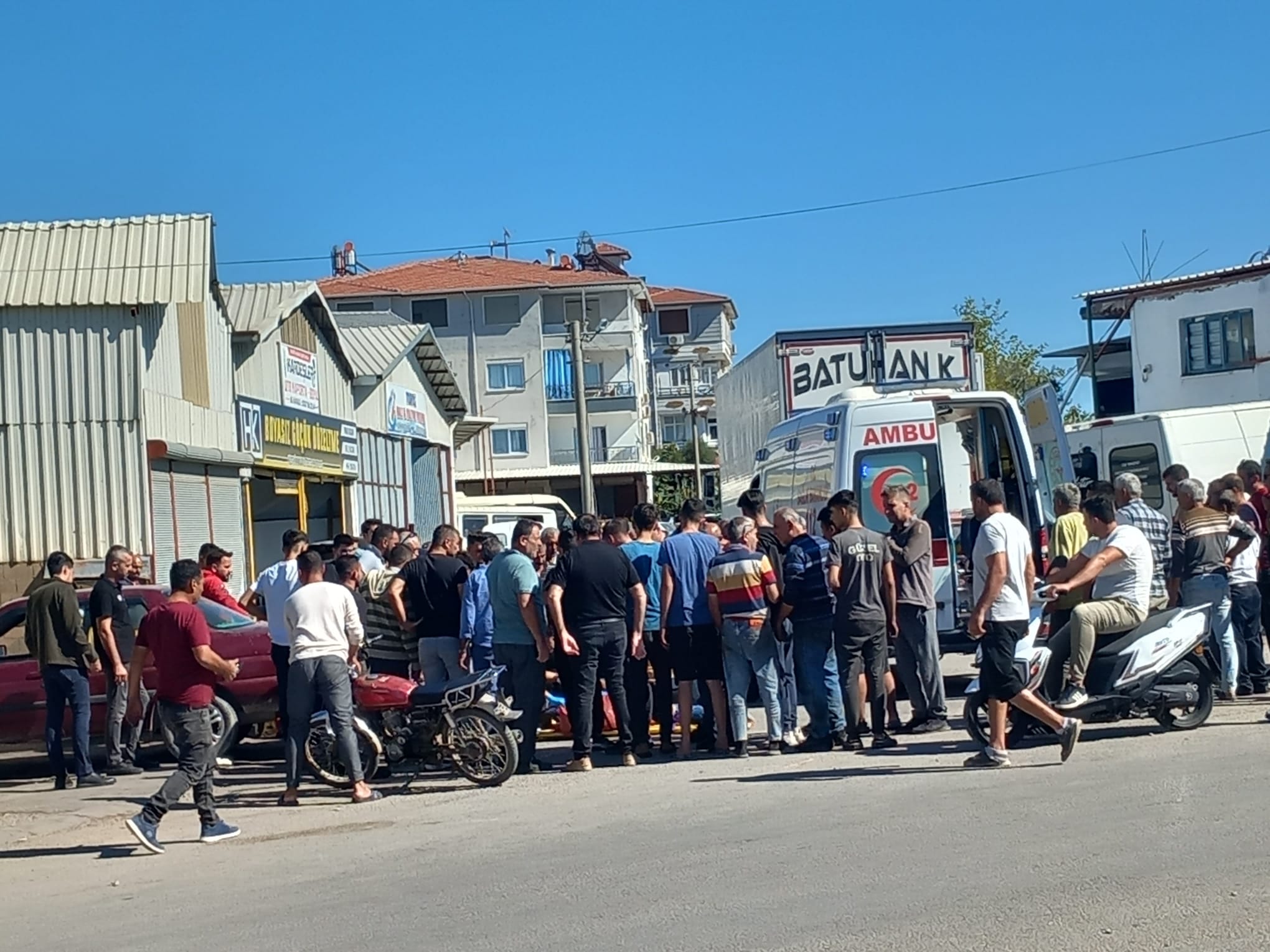 Serik’te polis memuruna izin gününde cadde ortasında pompalı tüfekle saldırı