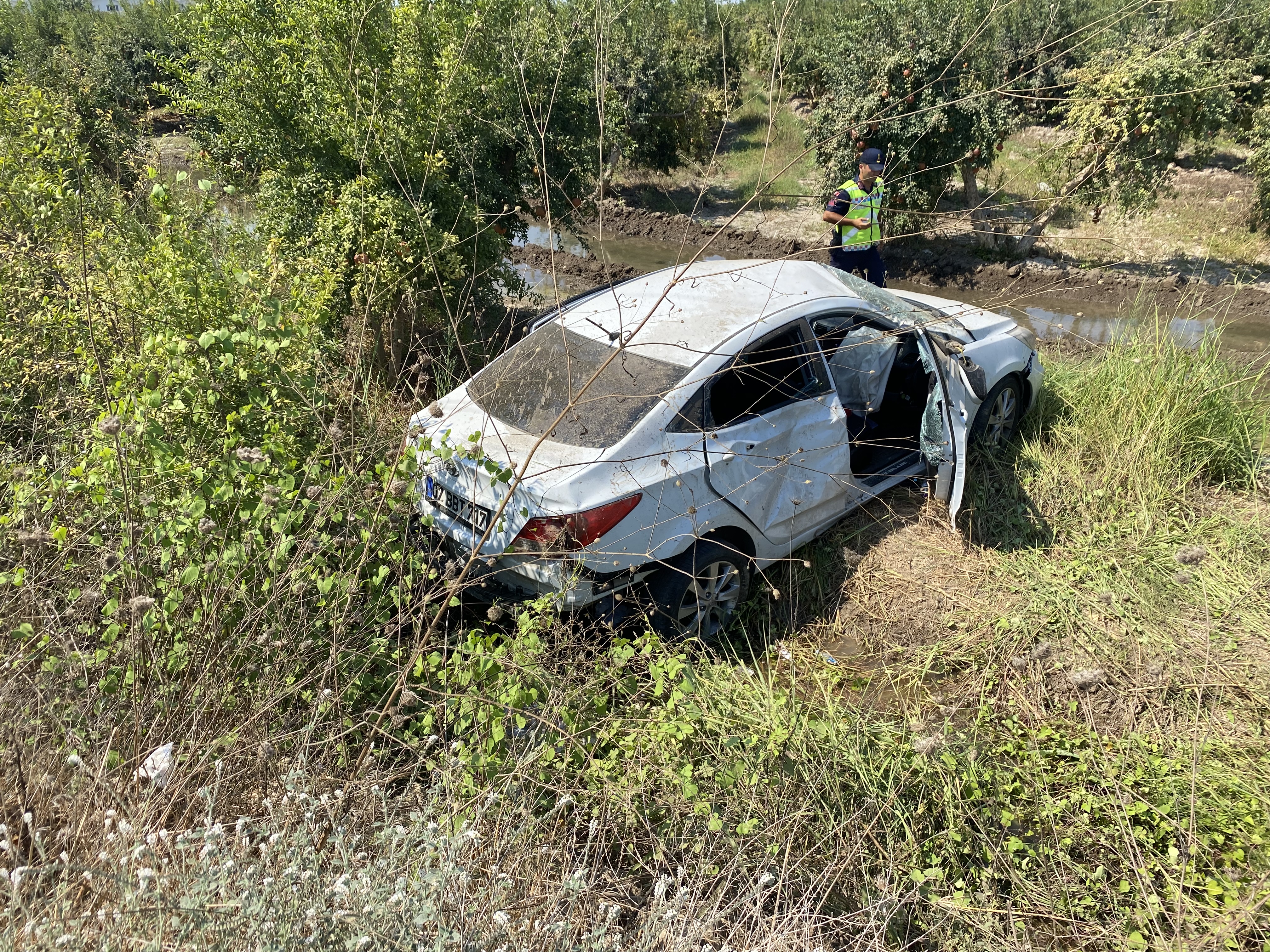 Serik’te iki otomobil çarpıştı, 5 kişi yaralandı