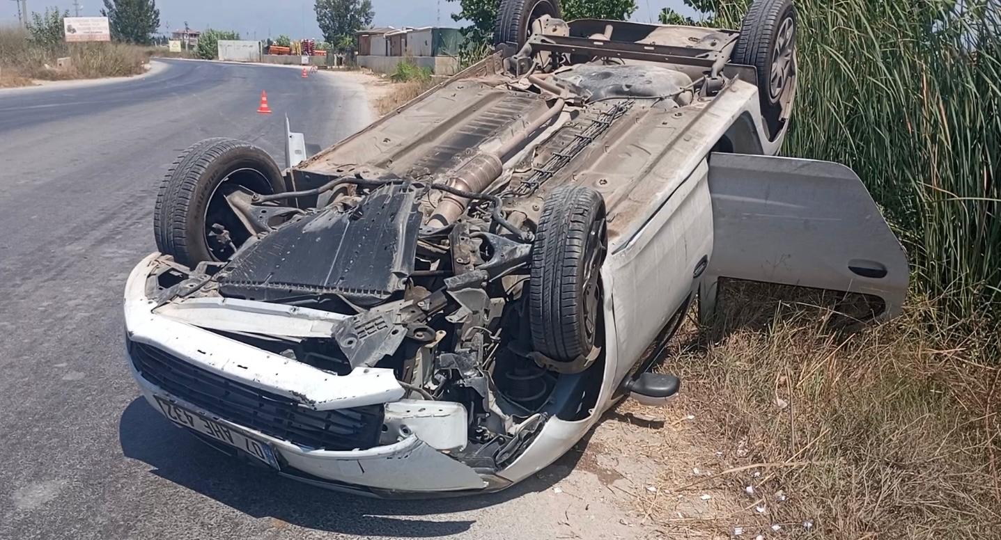 Serik’te takla atan araçtan burnu bile kanamadan çıktı